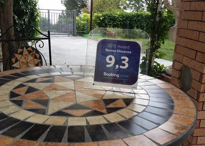 农娜温琴扎酒店 马拉泰亚