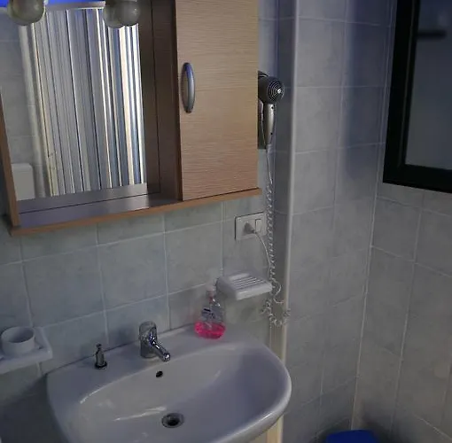 农娜温琴扎酒店 住宿加早餐酒店 马拉泰亚